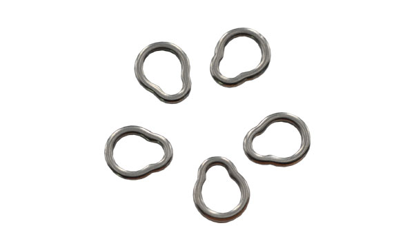 How do I properly install and replace a fishing bait ring? What are some common mistakes to avoid?